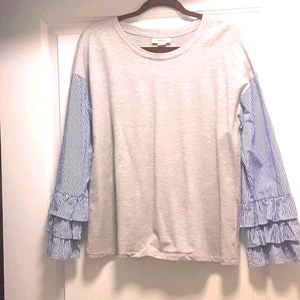 STYLE & CO GREY SWEATSHIRT W/WHITE COTTON RUFFLED